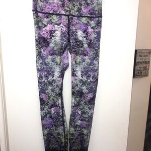 Lululemon Size 4 tights--EUC